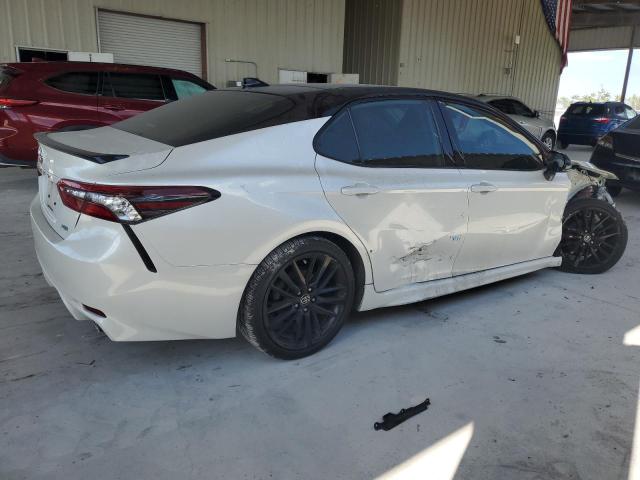  TOYOTA CAMRY 2021 White