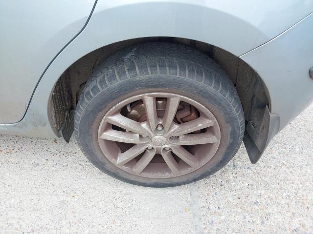 2009 TOYOTA AURIS TR S