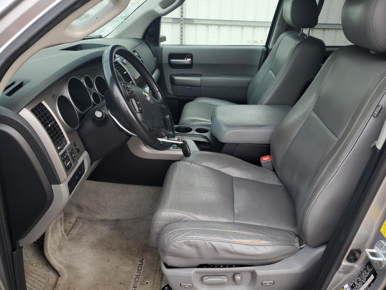 2010 Toyota Sequoia Limited VIN: 5TDJY5G12AS037073 Lot: 52813615