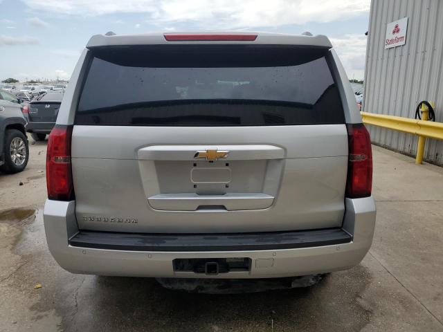 Parquets CHEVROLET SUBURBAN 2016 Srebrny