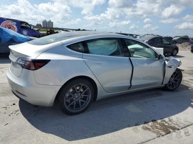  TESLA MODEL 3 2018 Silver