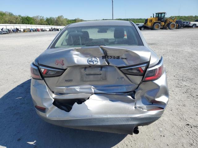  TOYOTA SCION 2016 Srebrny