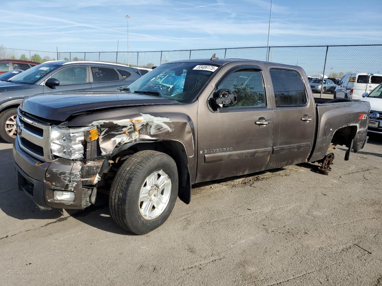 2007 Chevrolet Silverado K1500 Crew Cab for Sale in Moraine, OH - Front End