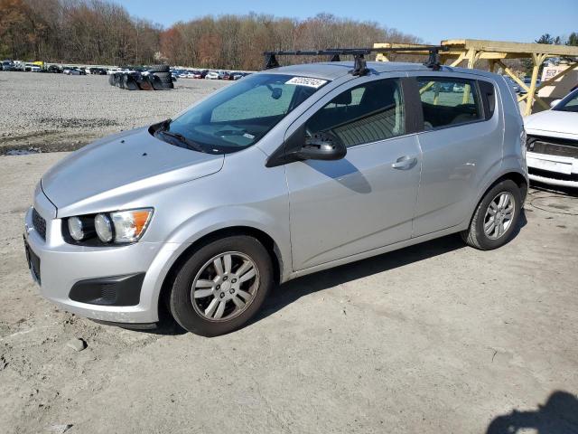 Hatchbacks CHEVROLET SONIC 2014 Srebrny
