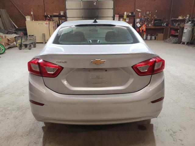  CHEVROLET CRUZE 2018 Srebrny