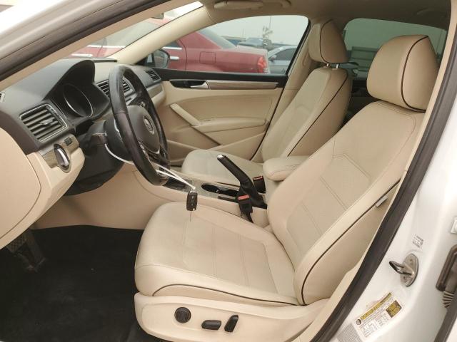 Sedans VOLKSWAGEN PASSAT 2016 Biały