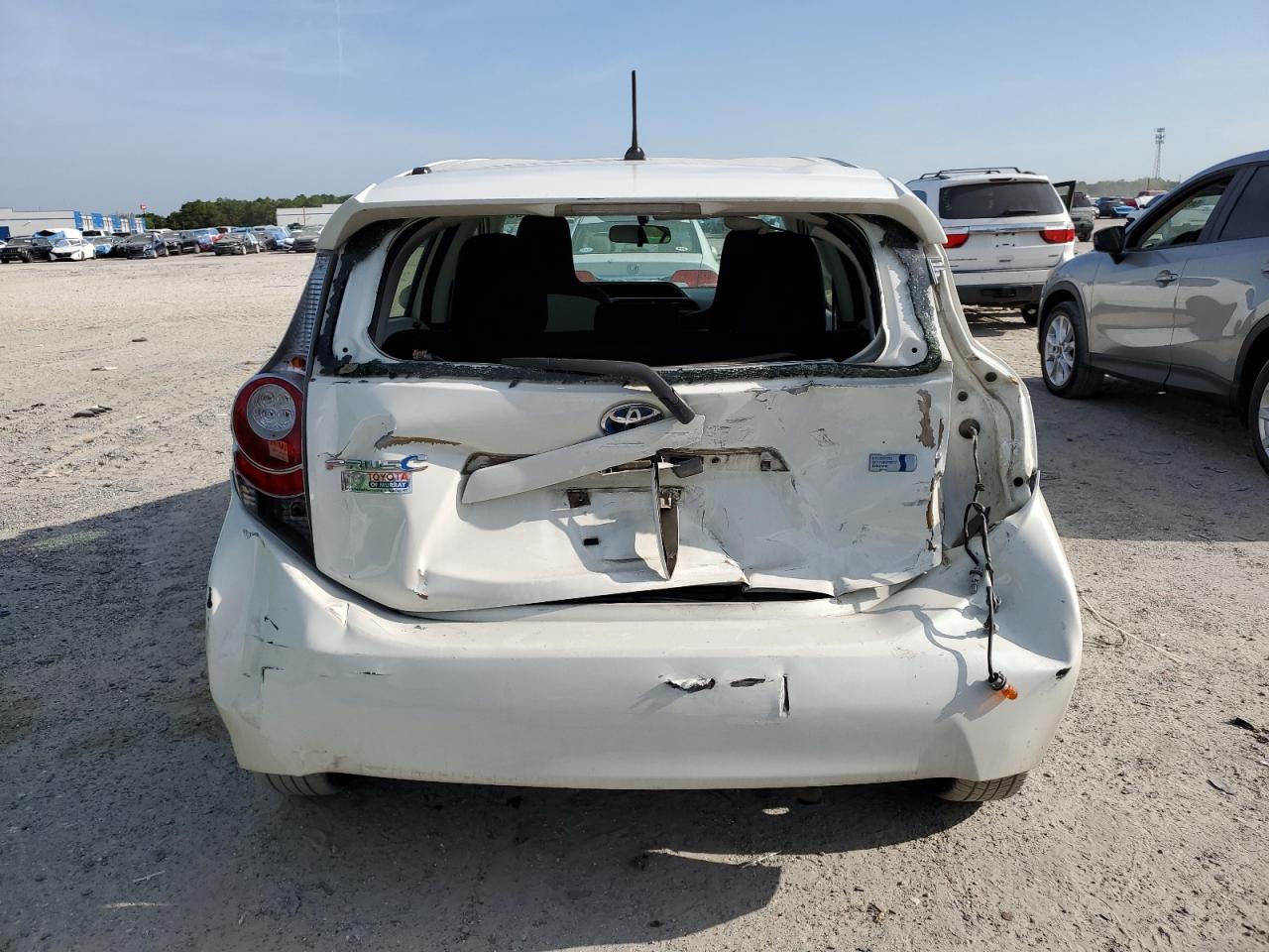 2014 Toyota Prius C VIN: JTDKDTB39E1570523 Lot: 54186935