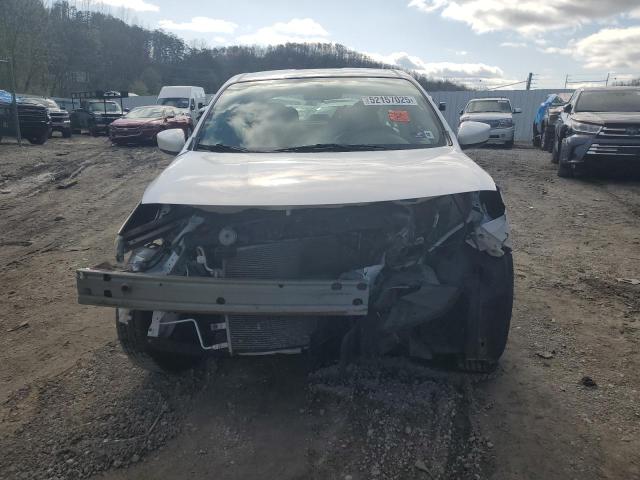  NISSAN VERSA 2018 Biały
