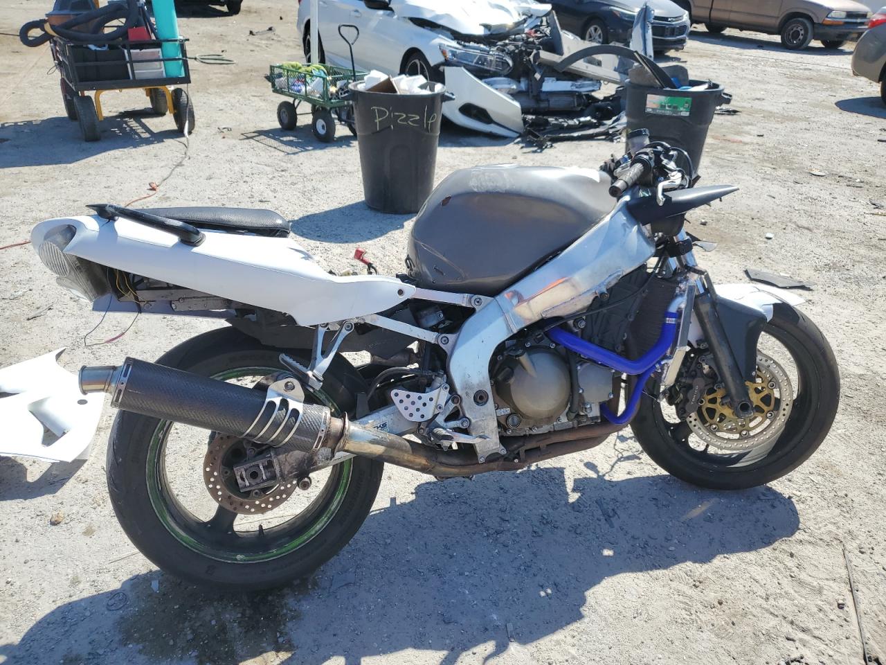 2001 Kawasaki Zx600 J1 for Sale in Jacksonville, FL - Rollover
