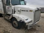 Sikeston, MO에서 판매 중인 2001 Western Star/Auto Car Conventional 5900 - Front End