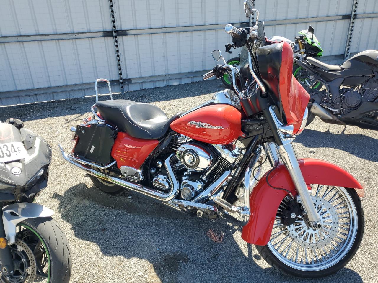 2010 Harley-Davidson Flhx zu verkaufen in Cahokia Heights, IL - All Over