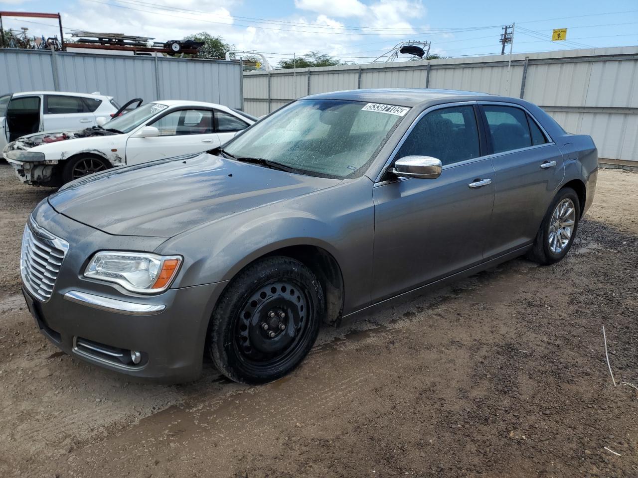 Kapolei, HI에서 판매 중인 2011 Chrysler 300 Limited - Minor Dent/Scratches