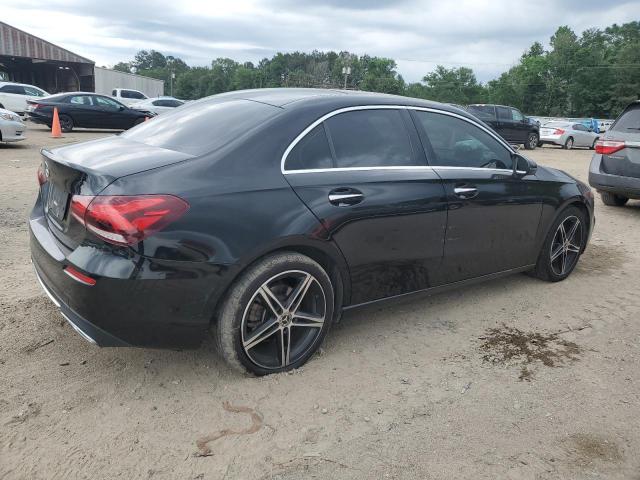  MERCEDES-BENZ A-CLASS 2022 Чорний