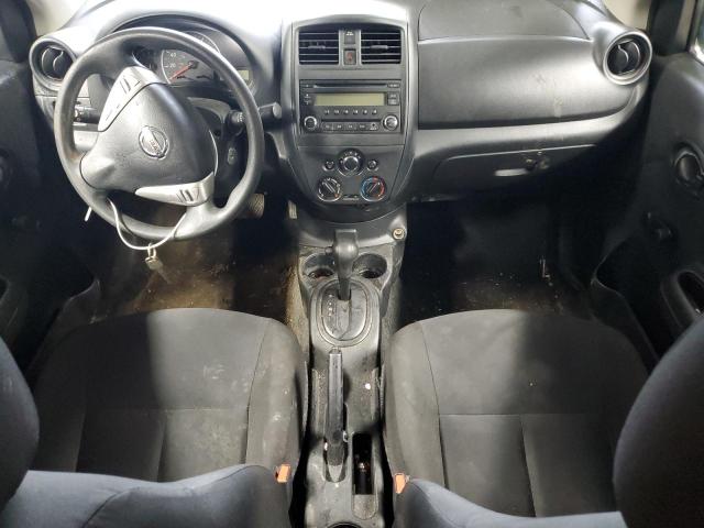  NISSAN VERSA 2018 Srebrny