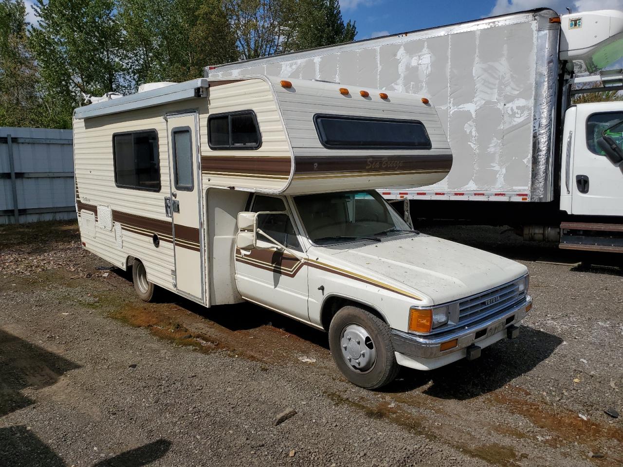 1988 Toyota Pickup Cab Chassis Rn75 Dlx for Sale in Woodburn, OR - Normal Wear