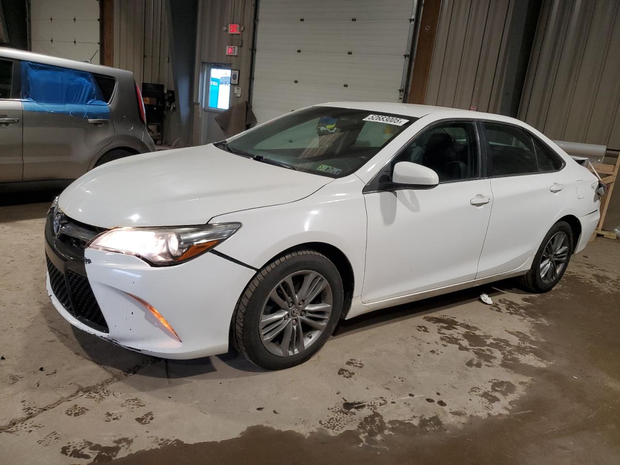 2016 Toyota Camry Le na sprzedaż w West Mifflin, PA - Rear End