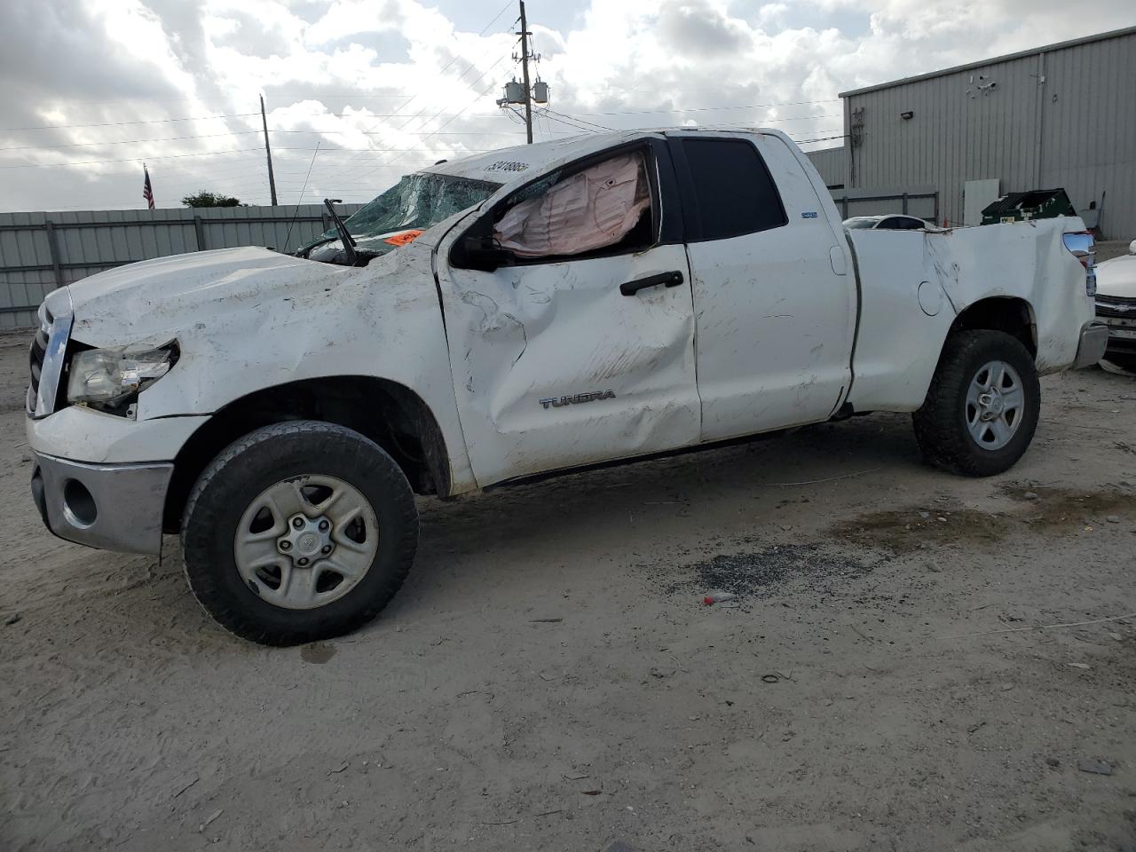 2010 Toyota Tundra Double Cab Sr5 na sprzedaż w Jacksonville, FL - Rollover