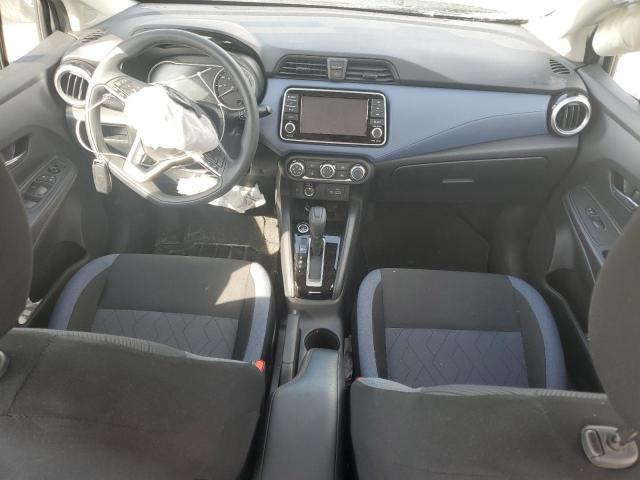  NISSAN VERSA 2024 Srebrny