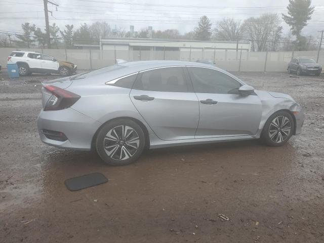 Sedans HONDA CIVIC 2017 Srebrny