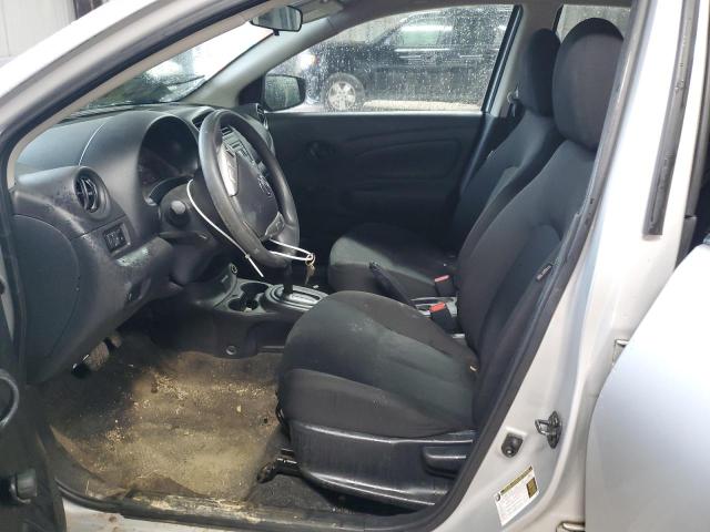  NISSAN VERSA 2018 Srebrny