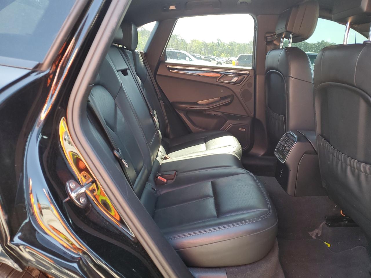 2020 Porsche Macan VIN: WP1AA2A50LLB11995 Lot: 53143295