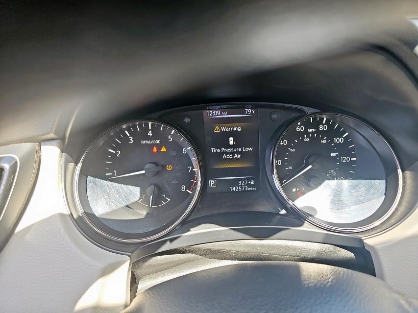  NISSAN ROGUE 2018 Biały