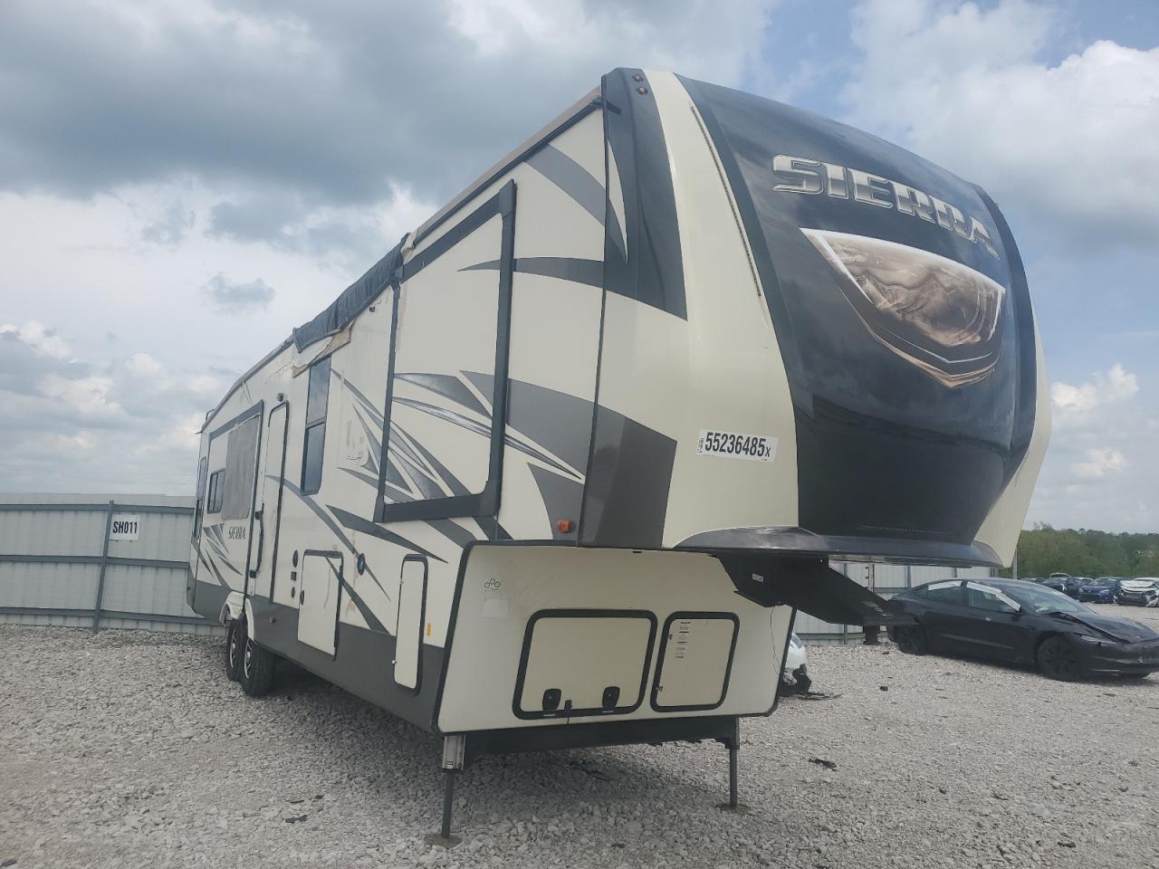 2019 Wildwood Tv Trailer for Sale in Lawrenceburg, KY - Top/Roof