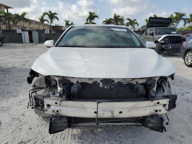  TOYOTA CAMRY 2019 White