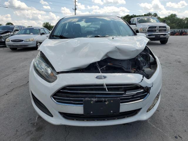 Sedans FORD FIESTA 2017 White