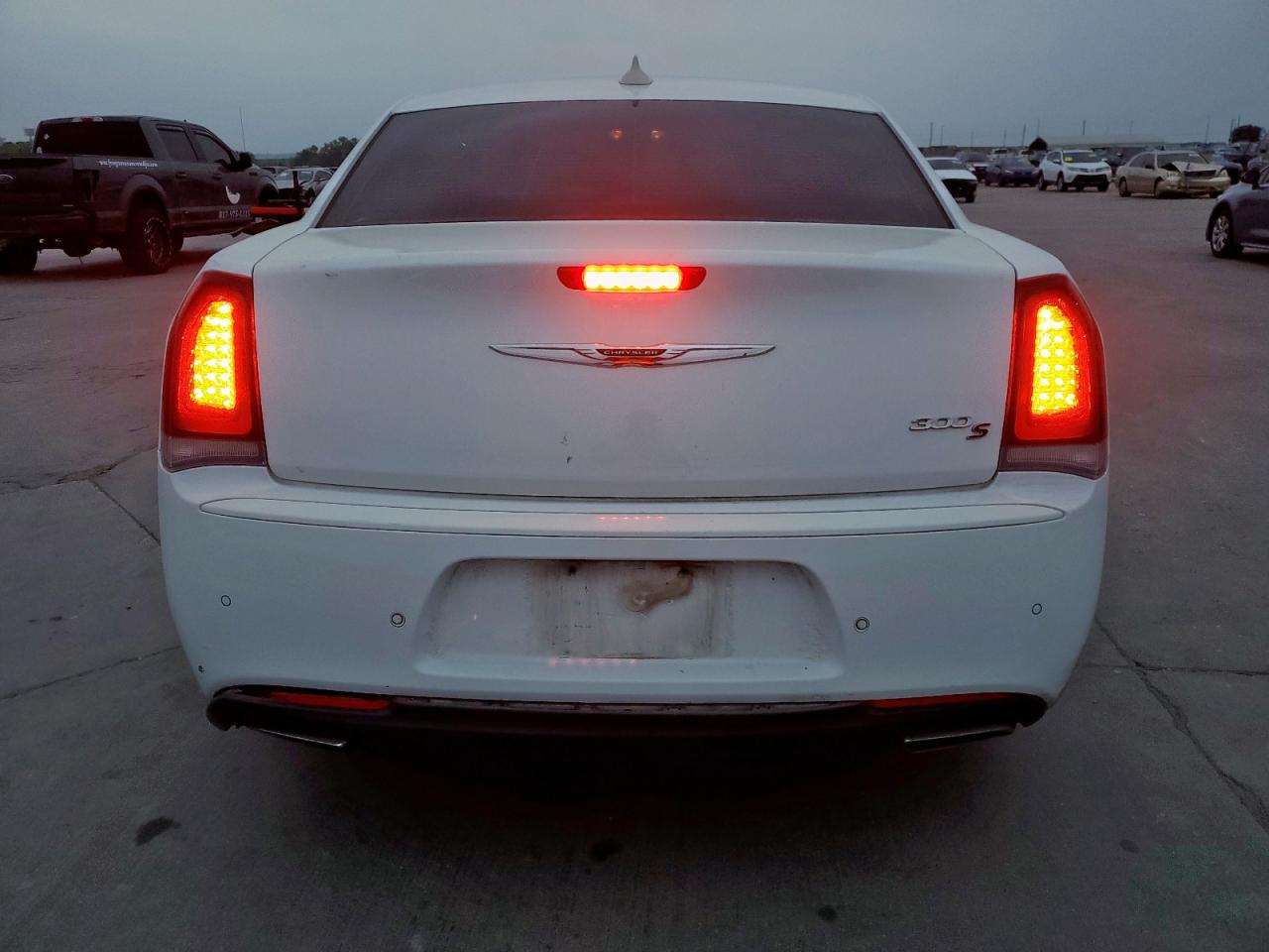 2015 Chrysler 300 S VIN: 2C3CCABGXFH853776 Lot: 51605655