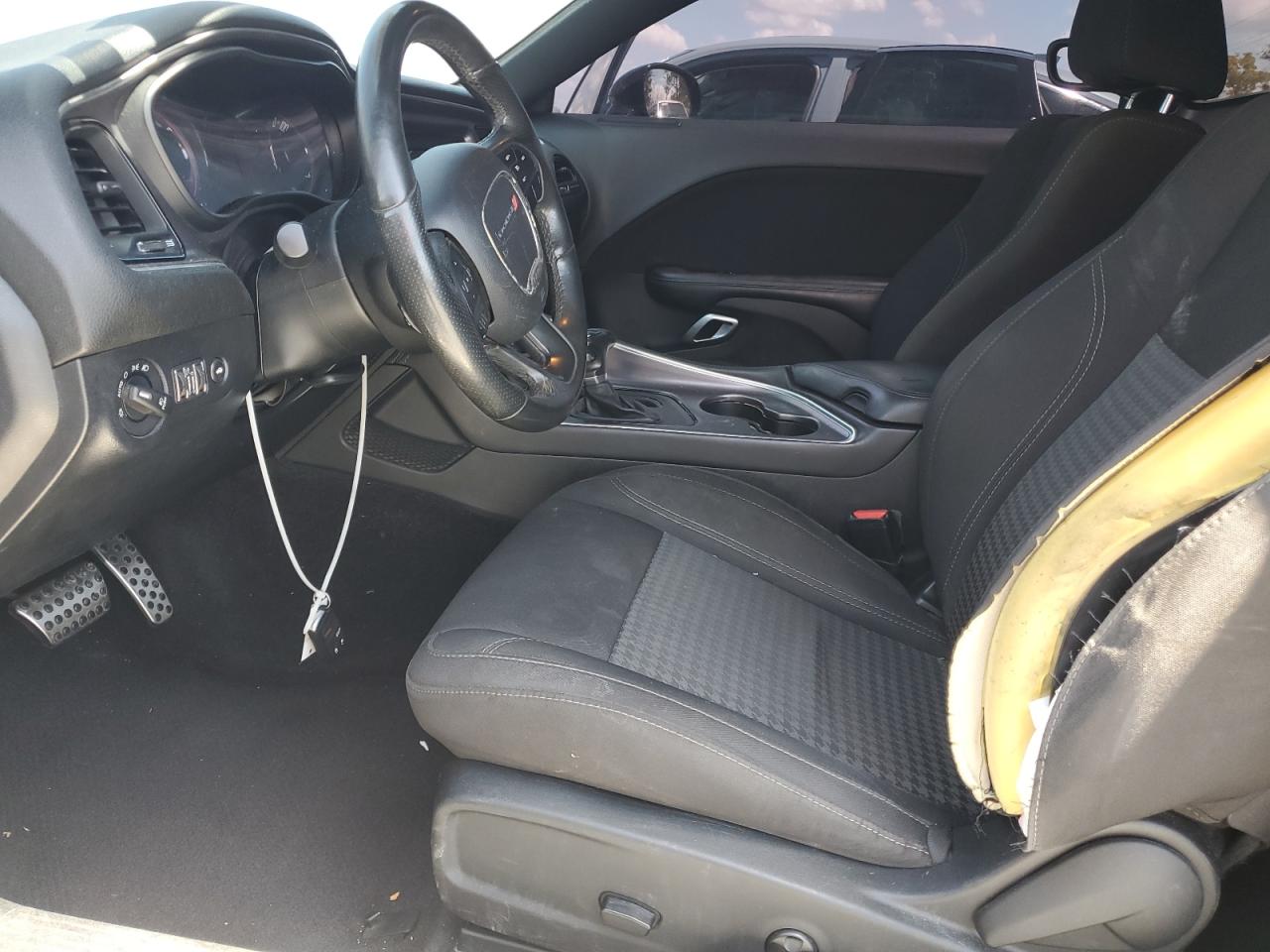 2018 Dodge Challenger Sxt VIN: 2C3CDZAG5JH165979 Lot: 51162535