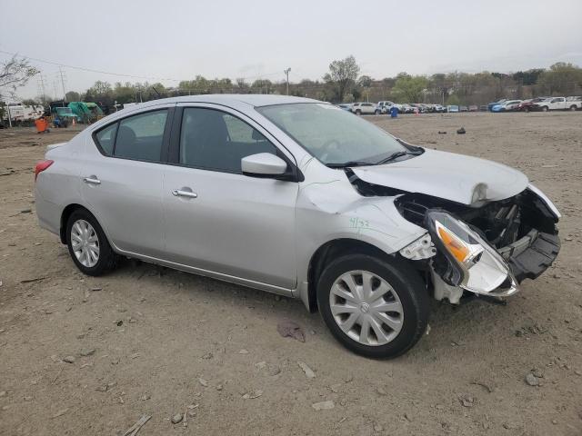  NISSAN VERSA 2015 Srebrny