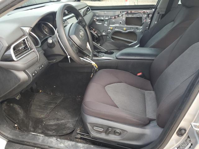  TOYOTA CAMRY 2018 Srebrny