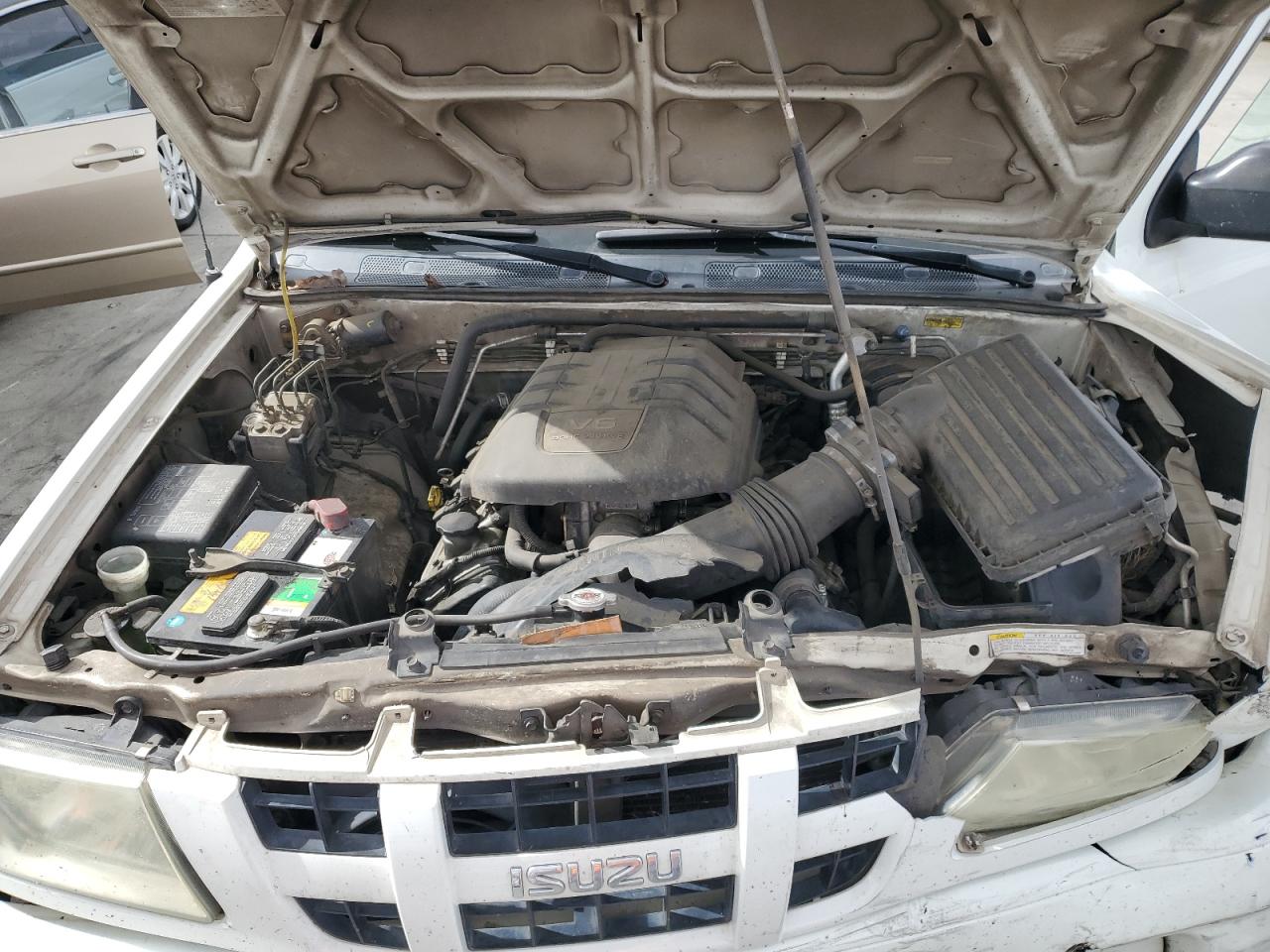 2004 Isuzu Rodeo S VIN: 4S2CK58W644300660 Lot: 54633785