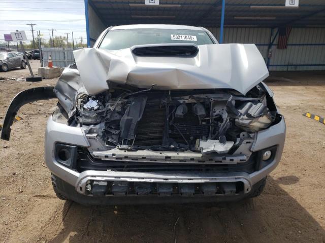  TOYOTA TACOMA 2017 Srebrny