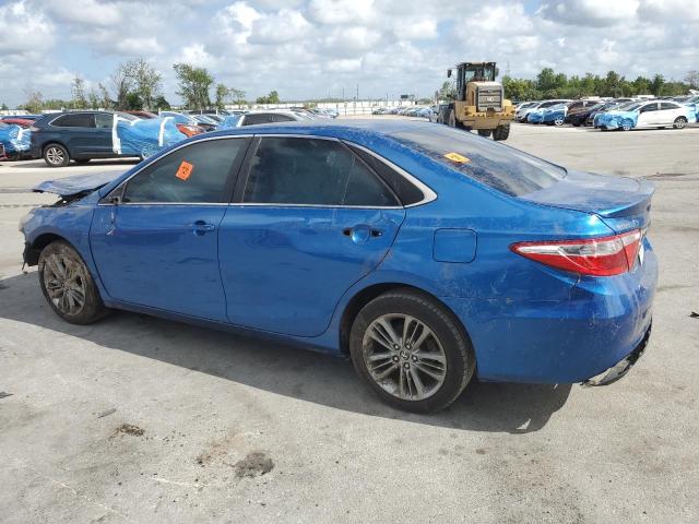  TOYOTA CAMRY 2017 Granatowy