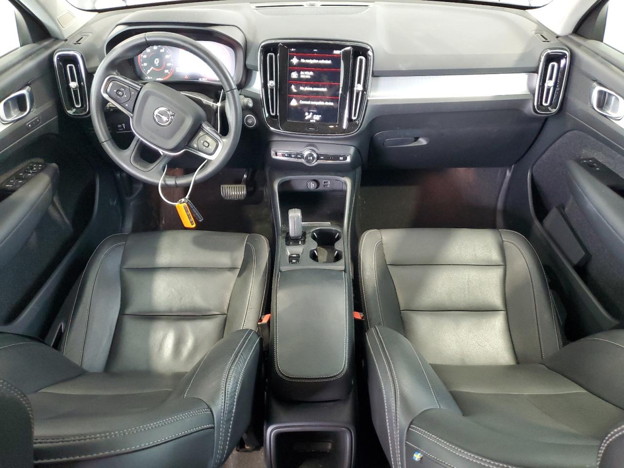 2021 Volvo Xc40 T4 Momentum VIN: YV4AC2HK8M2581963 Lot: 54700415