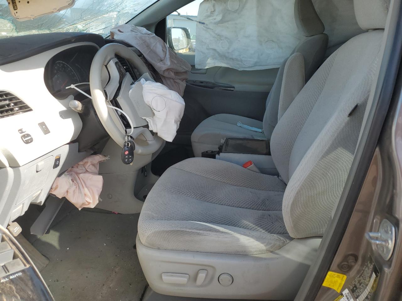 5TDKK3DC0DS333472 2013 Toyota Sienna Le