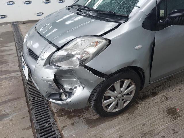 2010 TOYOTA YARIS TR V