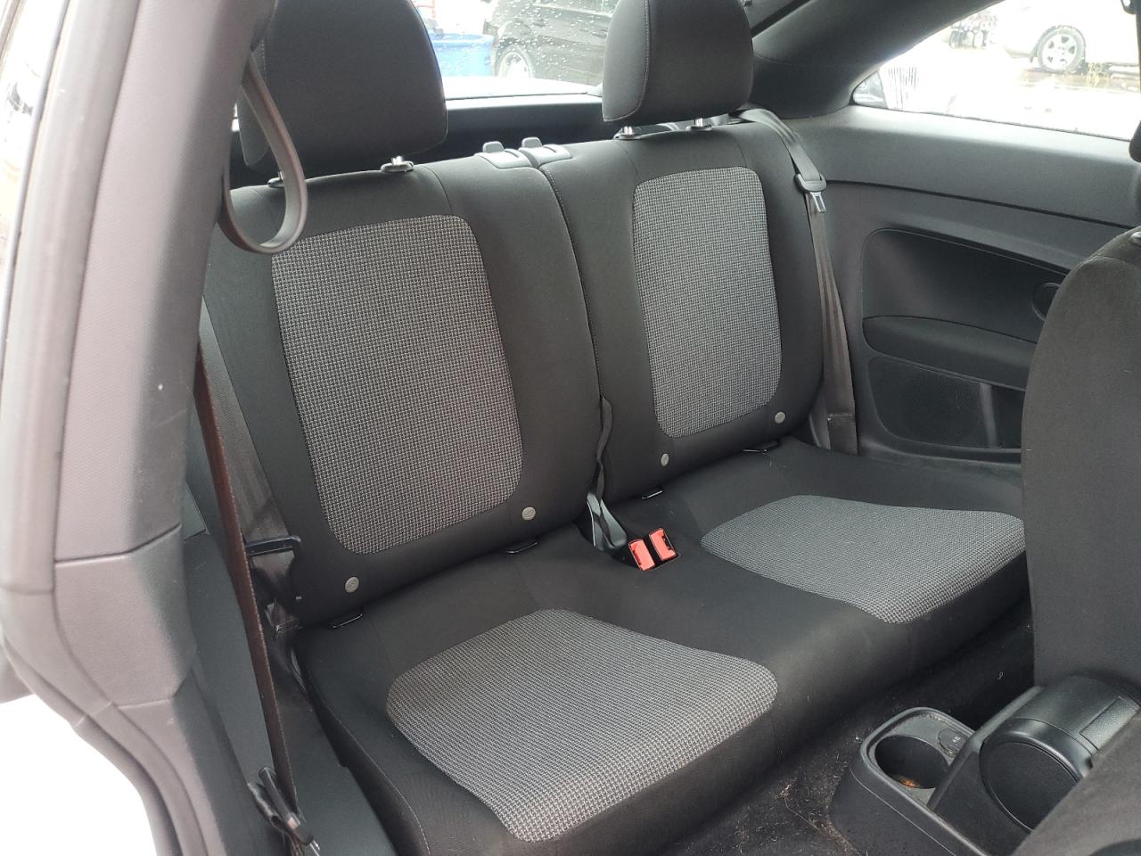 2019 Volkswagen Beetle S VIN: 3VWFD7AT3KM711401 Lot: 51816915