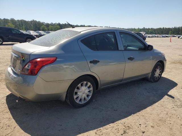 Sedans NISSAN VERSA 2013 Srebrny