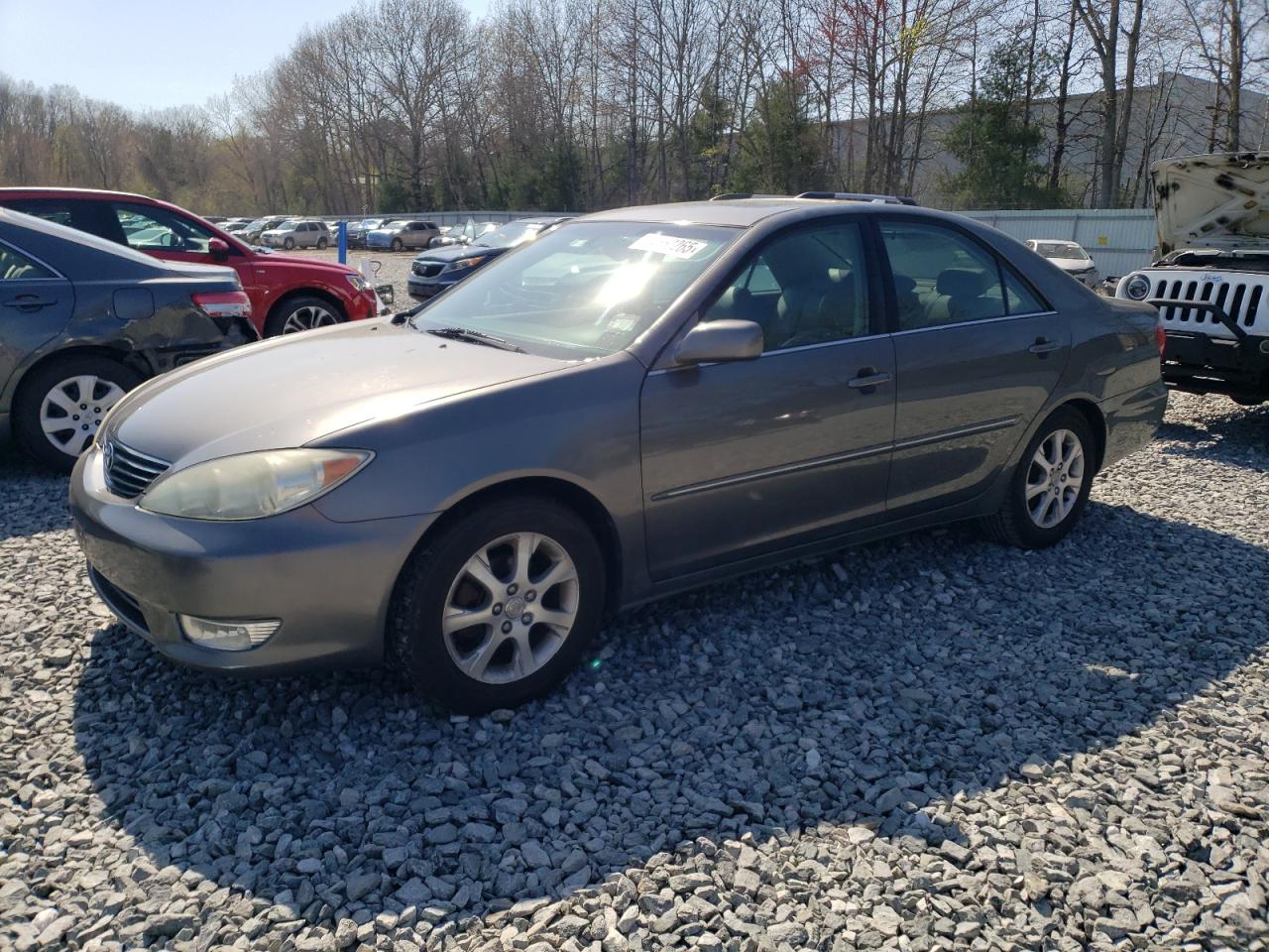 2005 Toyota Camry Le for Sale in North Billerica, MA - Minor Dent/Scratches
