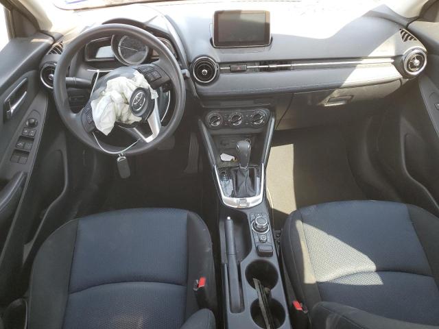  TOYOTA YARIS 2017 Красный