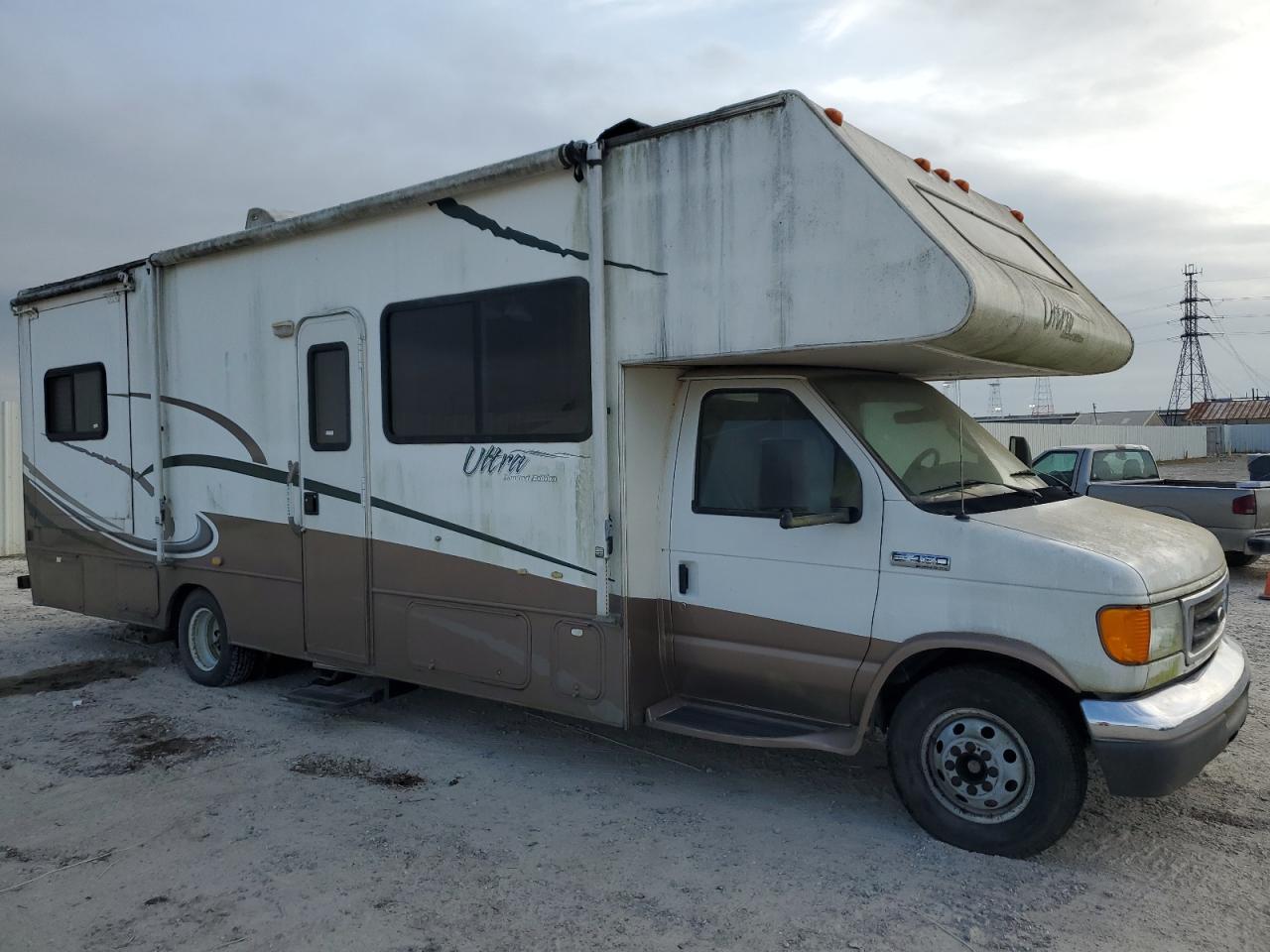 2006 Ford Econoline E450 Super Duty Cutaway Van for Sale in Houston, TX - Normal Wear