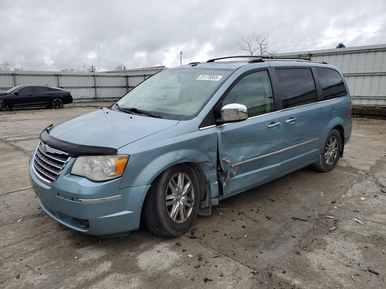 2008 Chrysler Town & Country Limited for Sale in Walton, KY - Front End