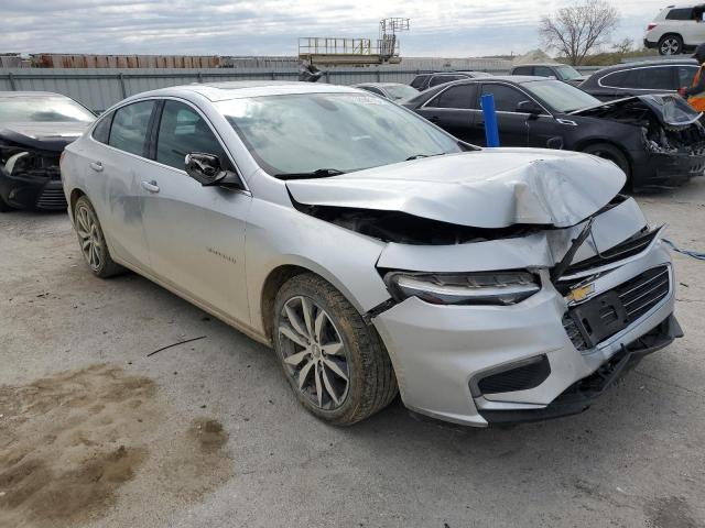 Sedans CHEVROLET MALIBU 2017 Srebrny