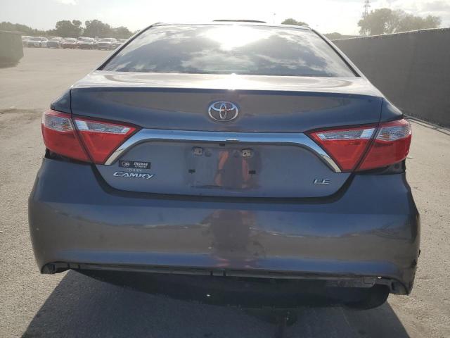  TOYOTA CAMRY 2017 Szary