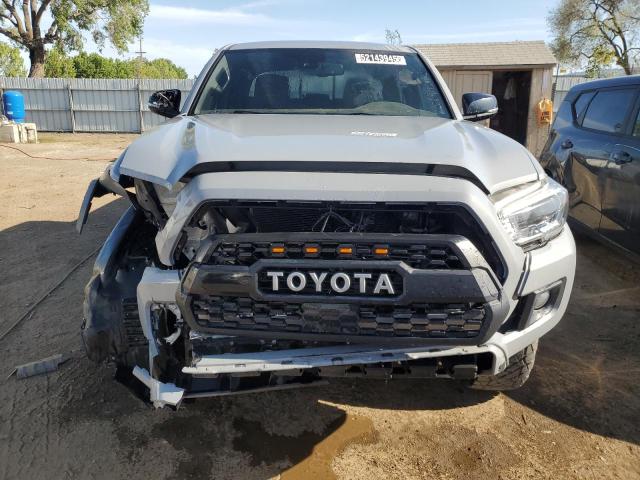  TOYOTA TACOMA 2019 Srebrny