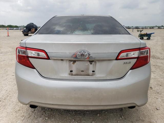  TOYOTA CAMRY 2014 Srebrny
