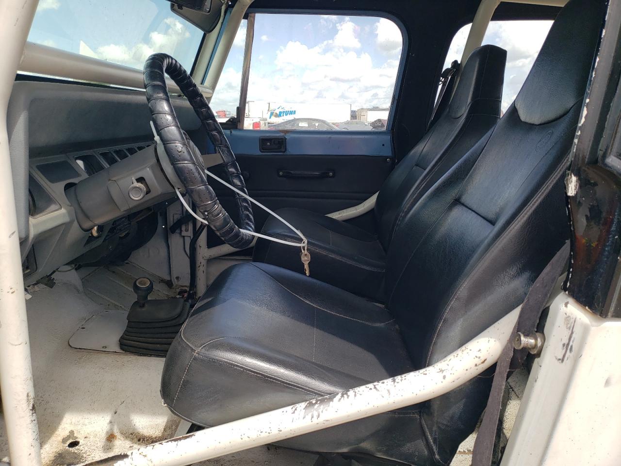 1990 Jeep Wrangler / Yj S VIN: 2J4FY19E0LJ523416 Lot: 55220945